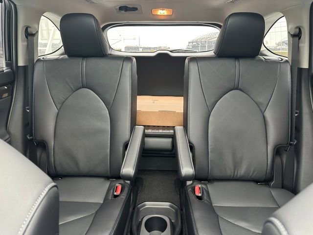 New 2026 Toyota Highlander Platinum image 12