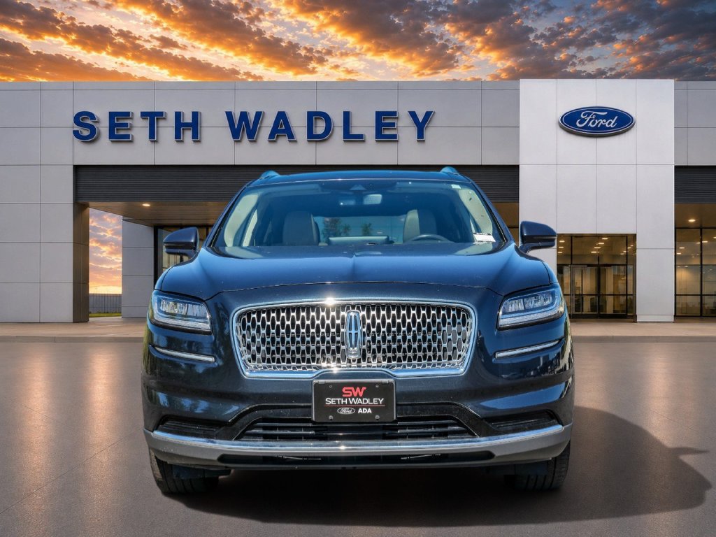 Used 2023 Lincoln Nautilus Reserve AWD/4WD image 2
