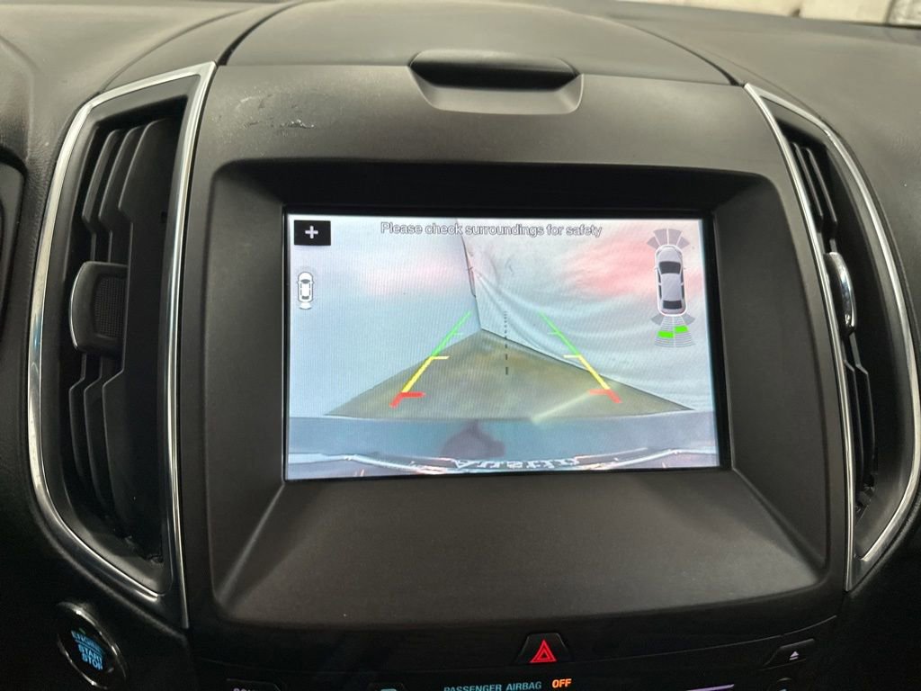 Used 2018 Ford Edge Titanium w/ Equipment Group 302A AWD/4WD image 16