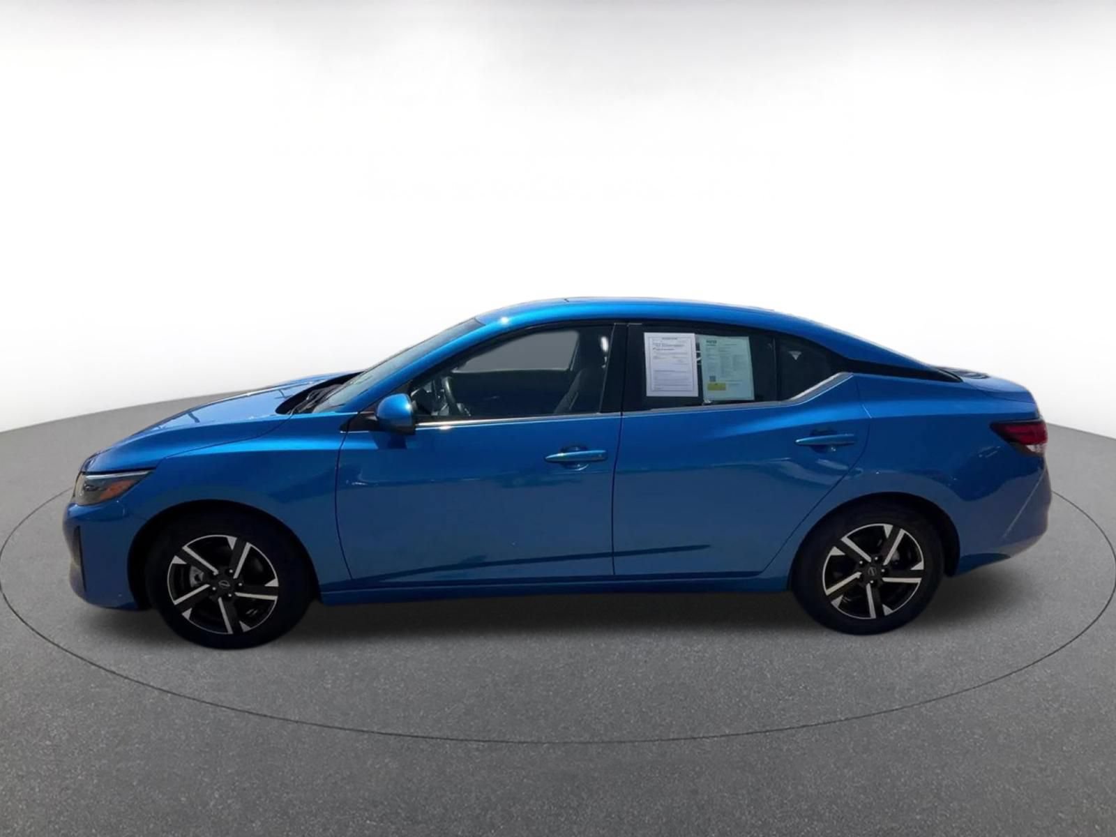 Used 2025 Nissan Sentra SV FWD image 9