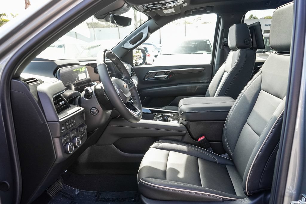 New 2026 Chevrolet Suburban Premier AWD/4WD image 17