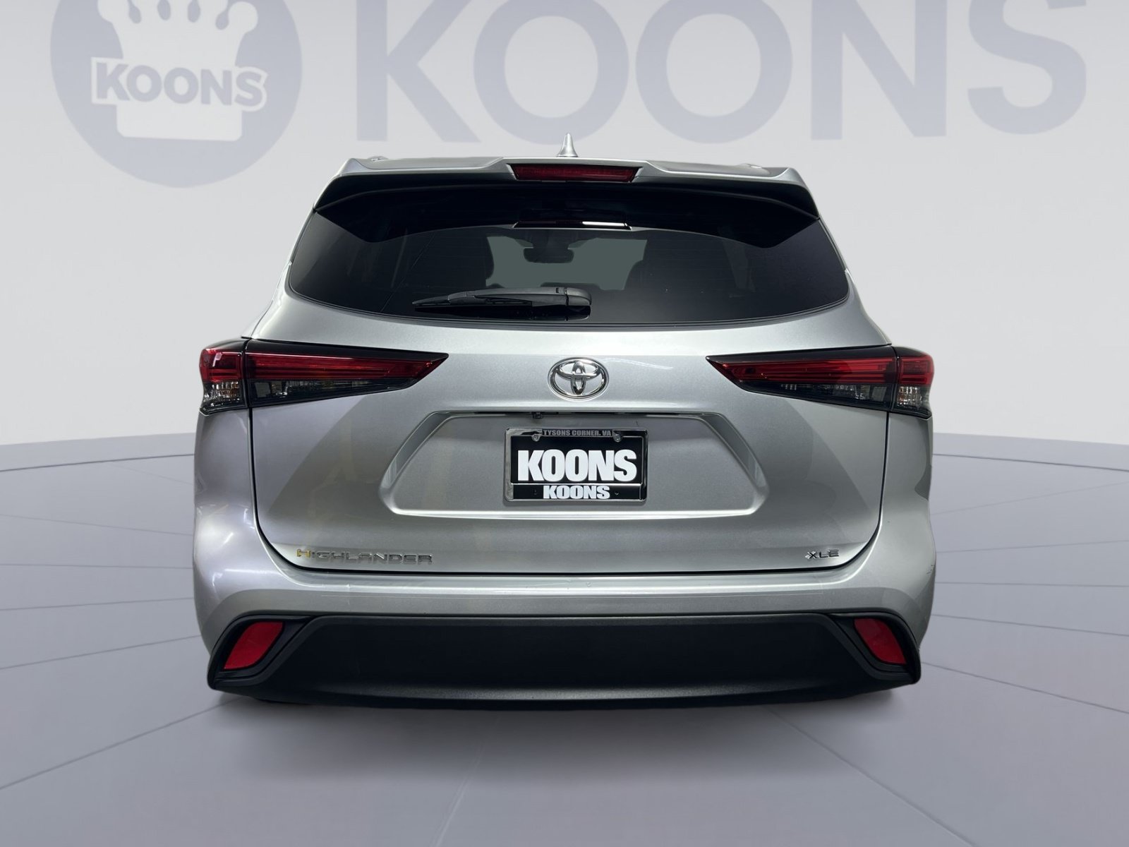 Used 2023 Toyota Highlander XLE FWD image 5