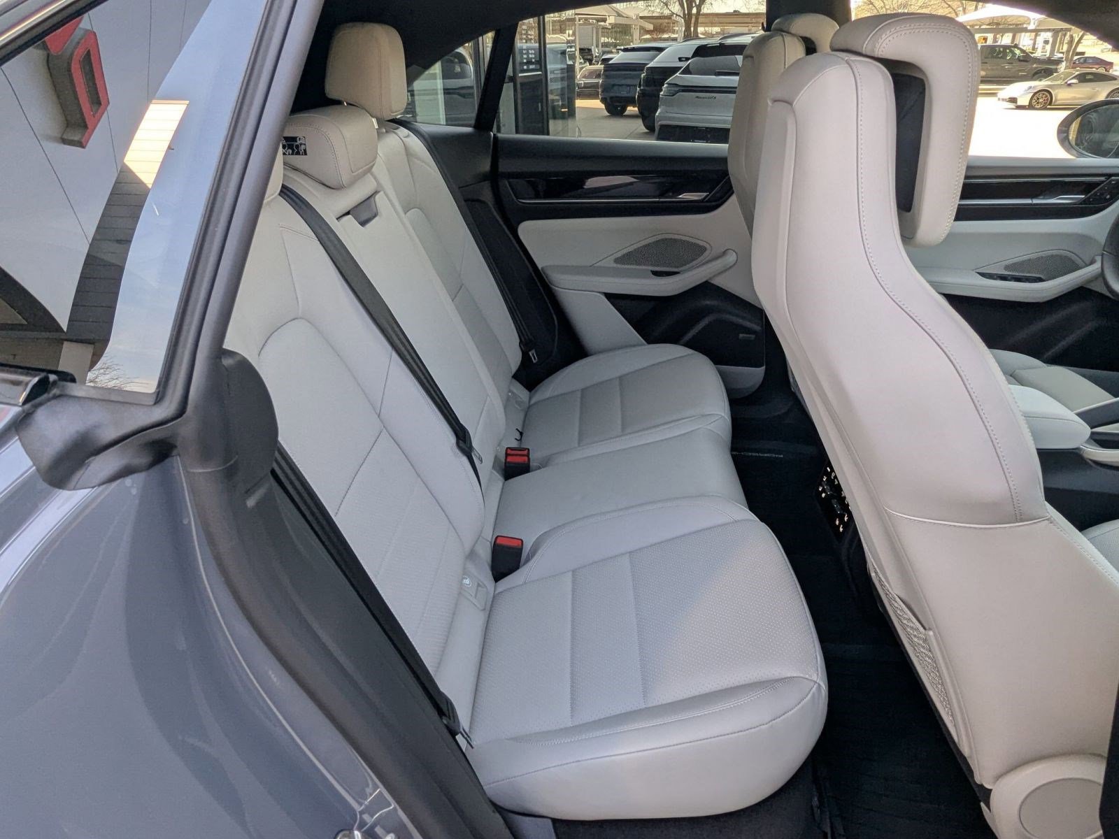 New 2026 Porsche Macan Electric RWD image 23
