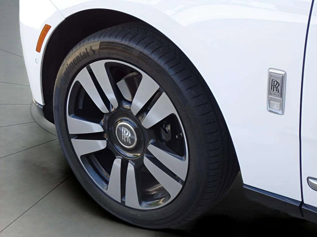 Certified 2025 Rolls-Royce Cullinan image 11