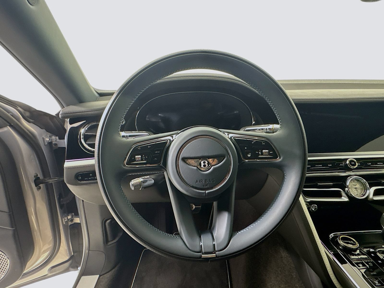 Used 2025 Bentley Flying Spur Plug-In Hybrid AWD/4WD image 12