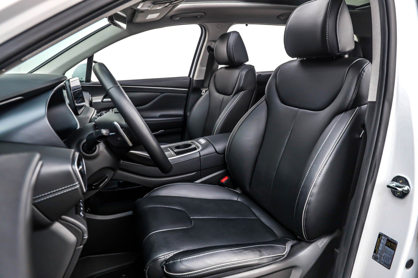 Used 2023 Hyundai Santa Fe Limited w/ Cargo Package image 17