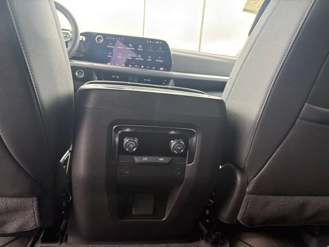 New 2026 Chevrolet Tahoe LT w/ LPO, Dark Essentials Package AWD/4WD image 29