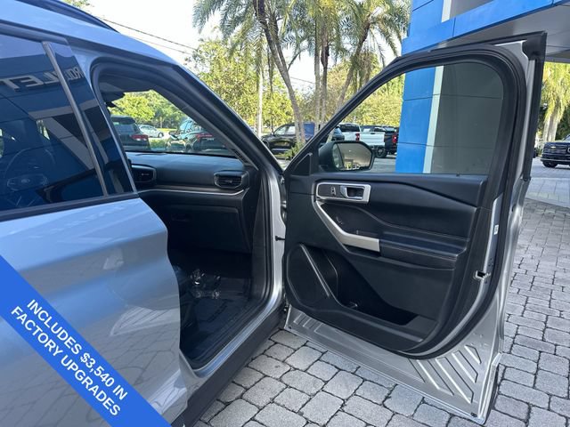 Used 2023 Ford Explorer XLT w/ Equipment Group 202A AWD/4WD image 23