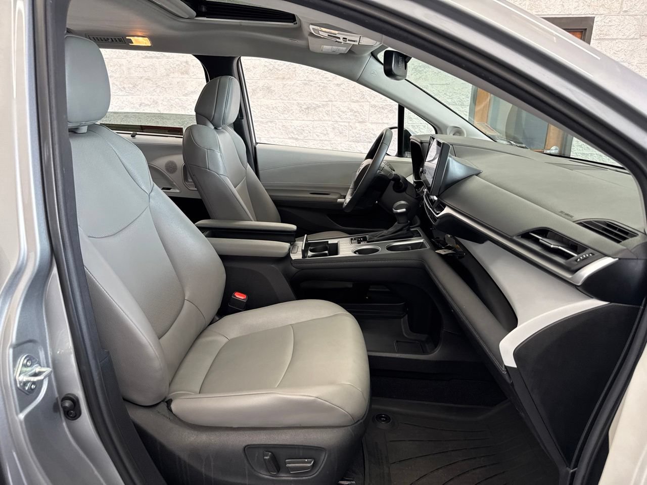 Certified 2025 Toyota Sienna XLE w/ XLE Plus Package AWD/4WD image 51