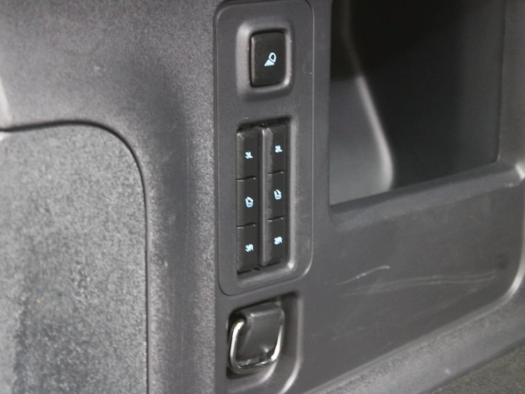 Used 2025 Ford Expedition Max Platinum w/ Stealth Appearance Package AWD/4WD image 46