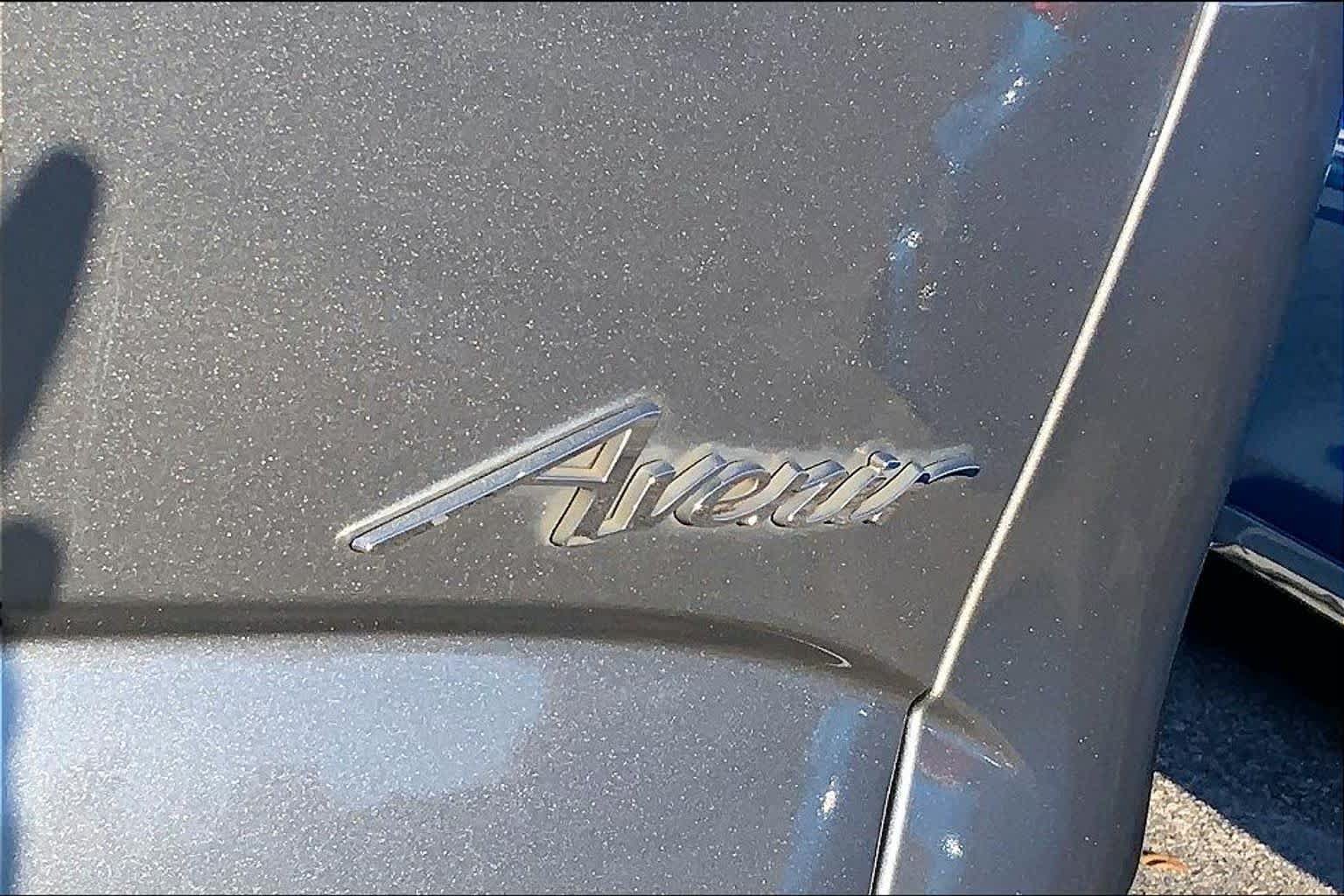 Used 2024 Buick Enclave Avenir w/ Avenir Technology Package FWD image 9