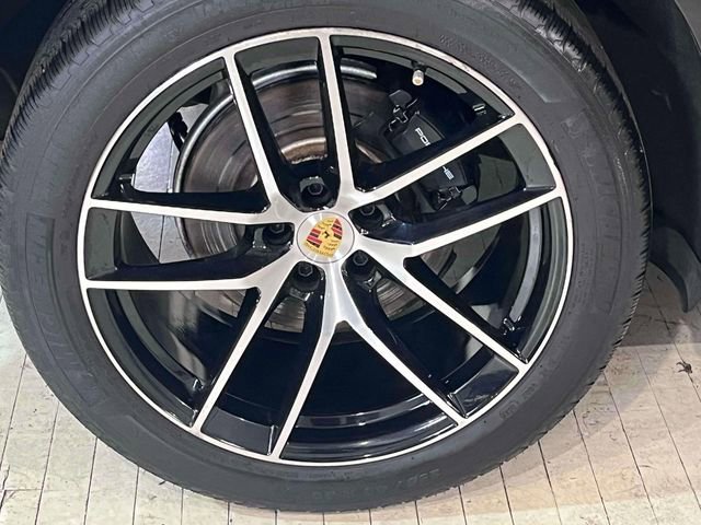 Certified 2023 Porsche Macan Turbo AWD/4WD image 15