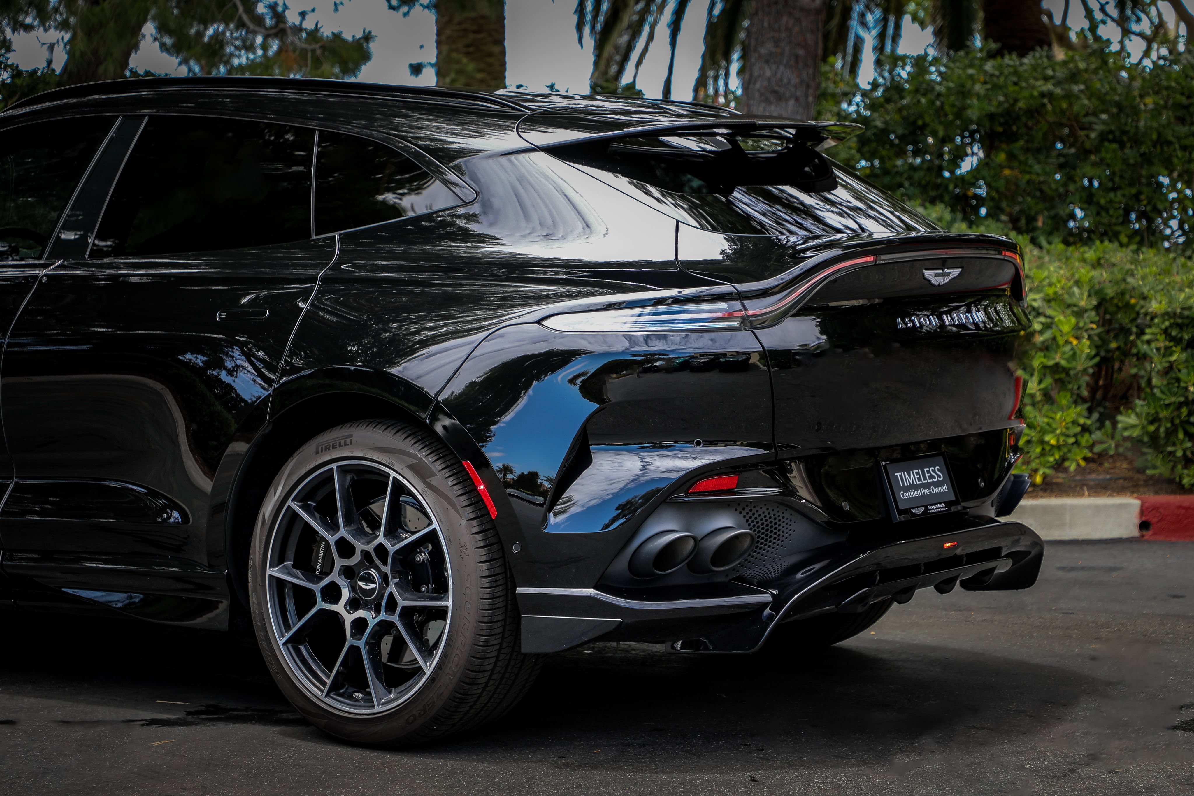 Used 2023 Aston Martin DBX 707 AWD/4WD image 10