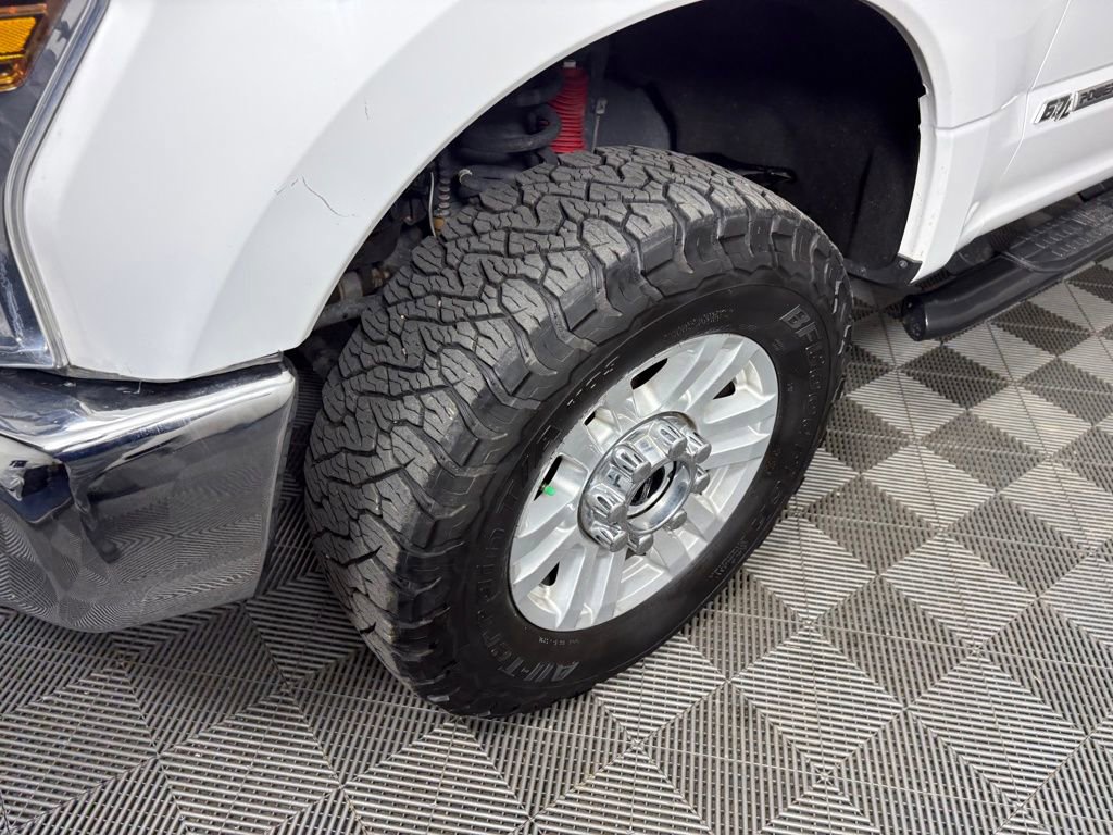 Certified 2019 Ford F250 XLT w/ Snow Plow Prep Package image 11