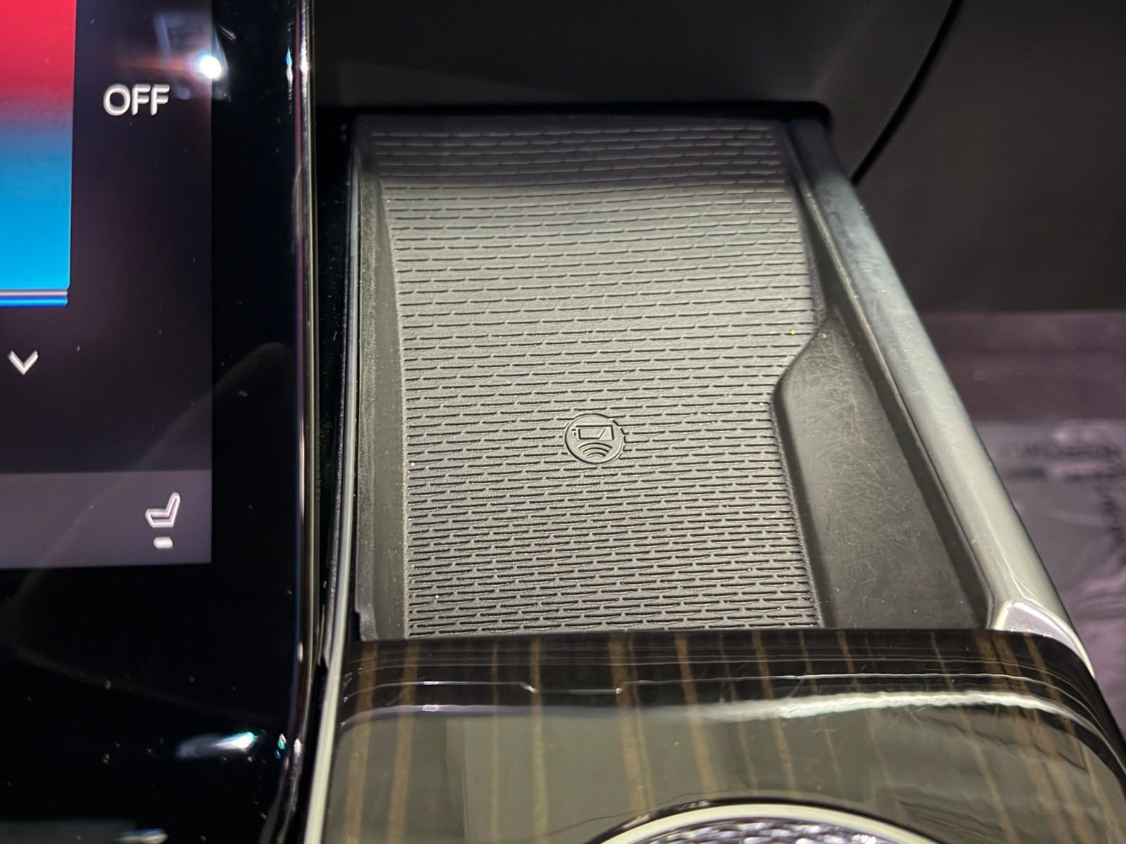 Used 2025 Cadillac Escalade ESV Premium Luxury image 39