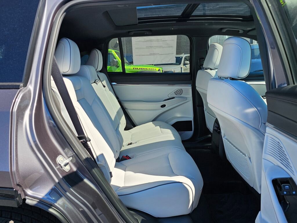 New 2025 Jeep Wagoneer S Limited image 13