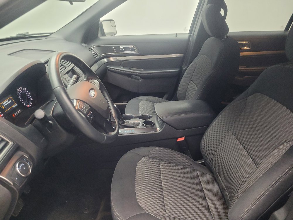 Used 2018 Ford Explorer XLT FWD image 17