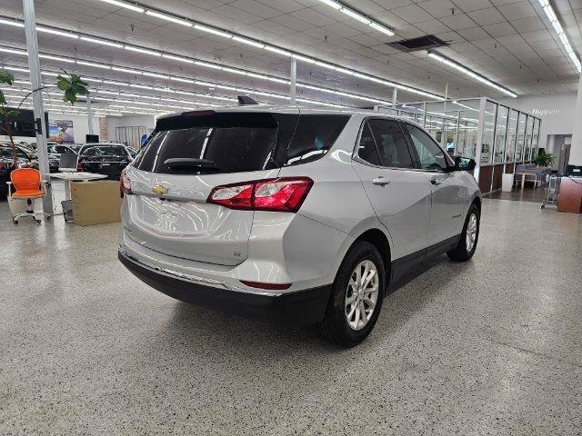 Used 2020 Chevrolet Equinox LT w/ Driver Convenience Package FWD image 5