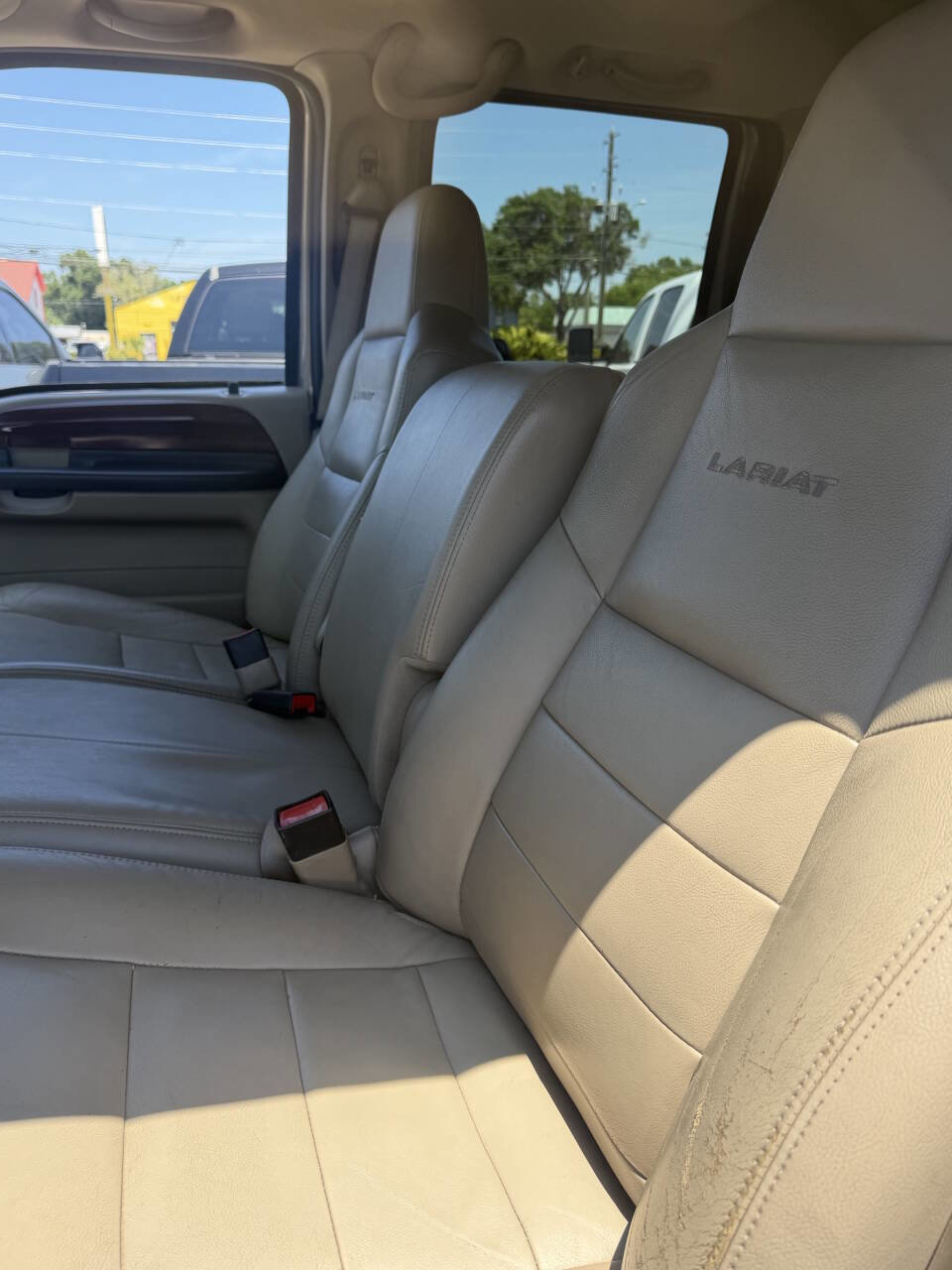 Used 2006 Ford F250 Lariat image 11