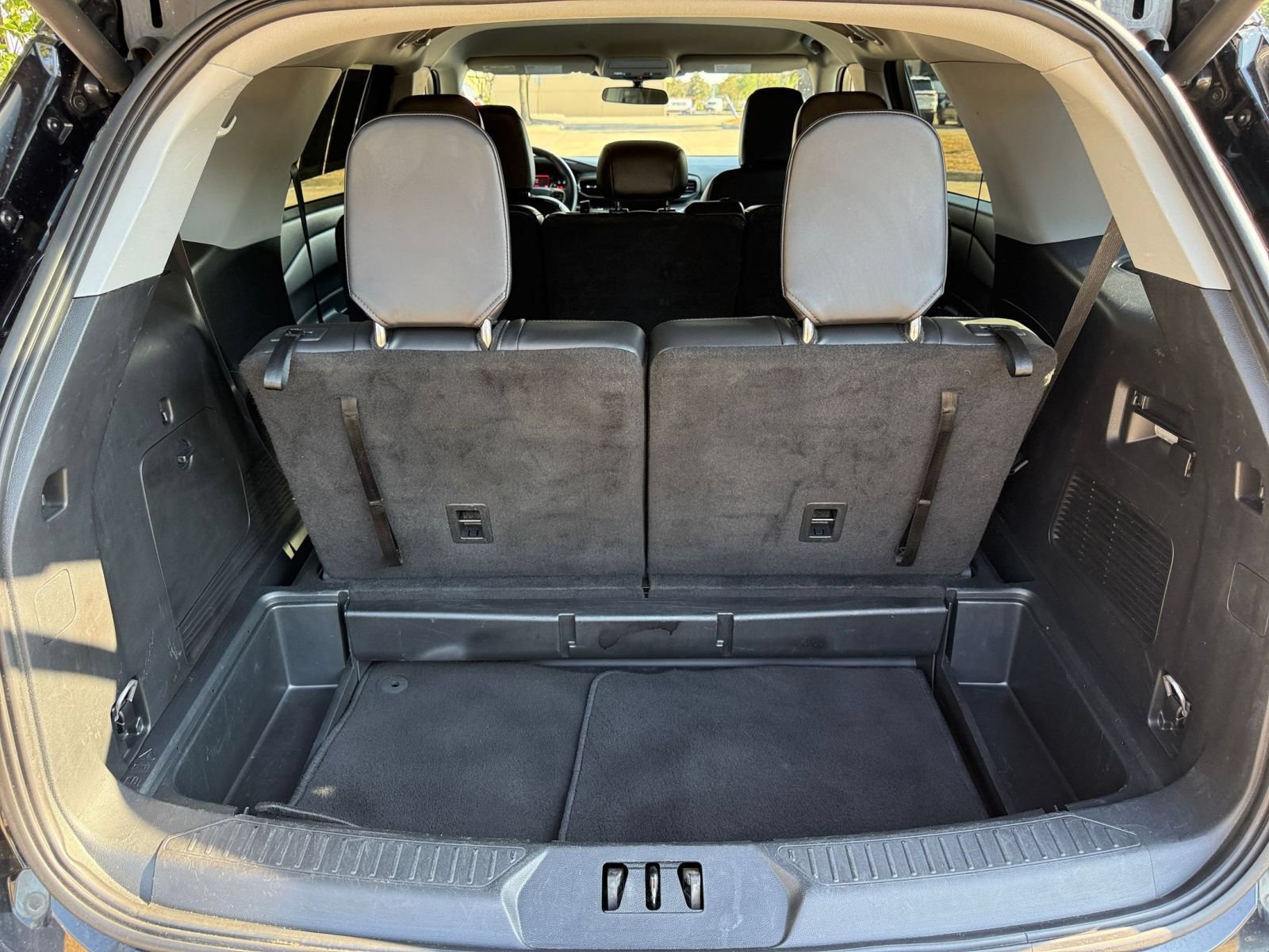 Used 2024 Ford Explorer XLT w/ Equipment Group 202A AWD/4WD image 32