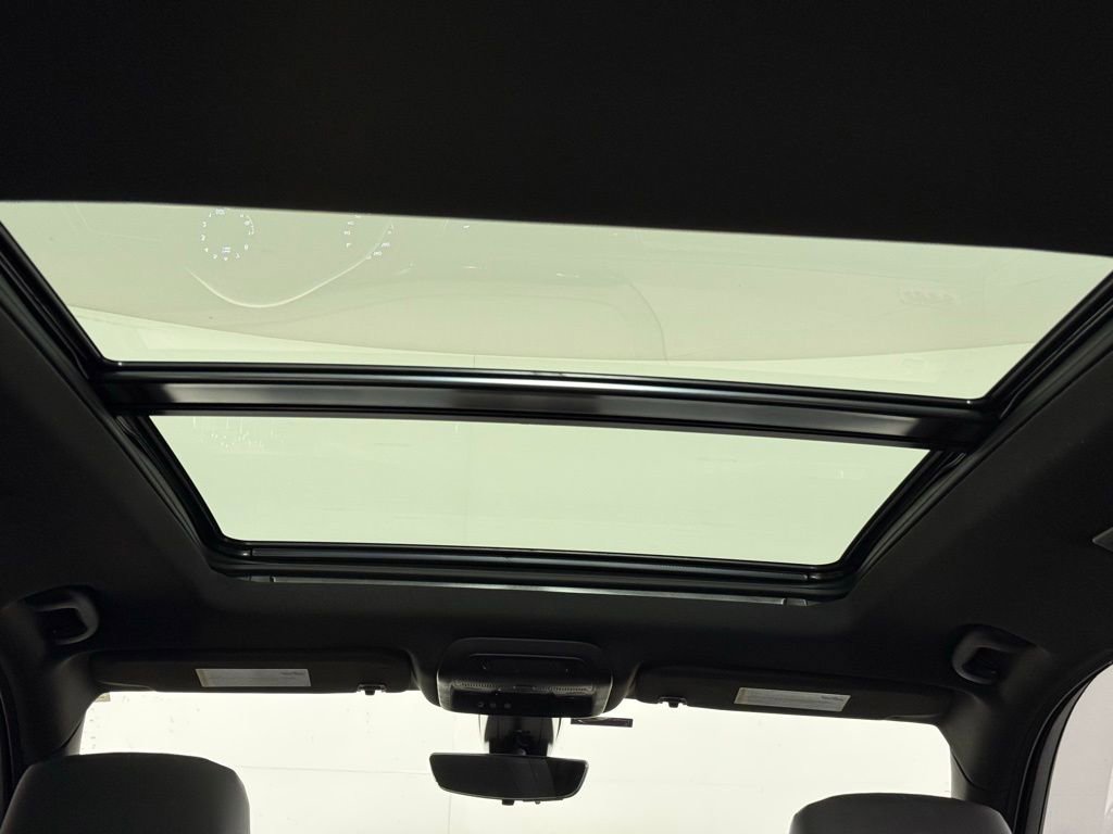 Certified 2023 Cadillac XT6 Sport w/ LPO, Onyx Lite Package image 3