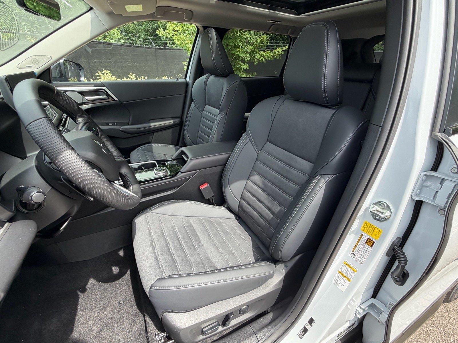 New 2026 Mitsubishi Outlander AWD image 21