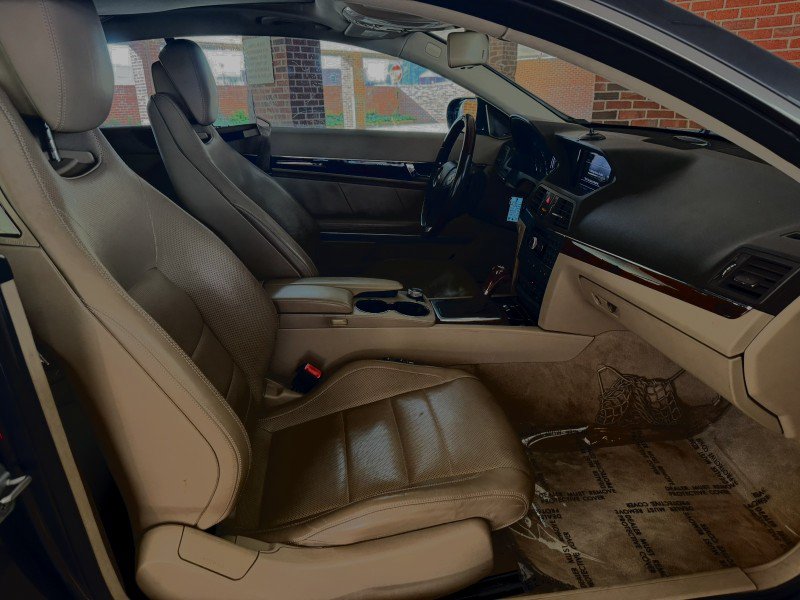 Used 2010 Mercedes-Benz E 550 Coupe image 27