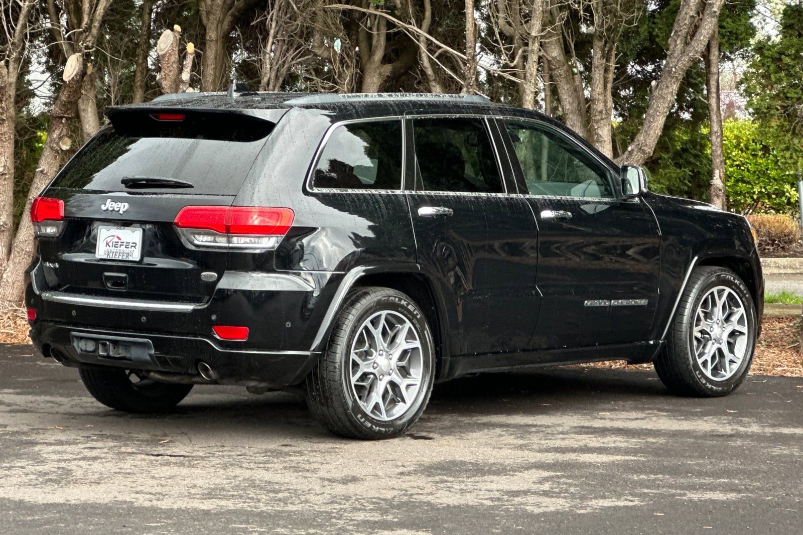 Used 2019 Jeep Grand Cherokee Overland AWD/4WD image 4