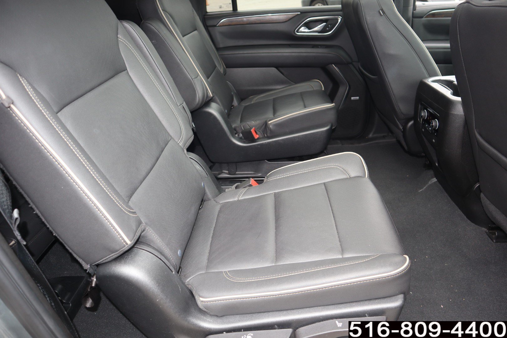 Used 2023 Chevrolet Suburban Premier AWD/4WD image 32
