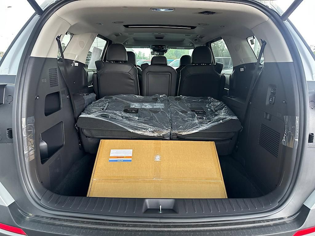 New 2025 Kia Carnival SX Prestige image 14