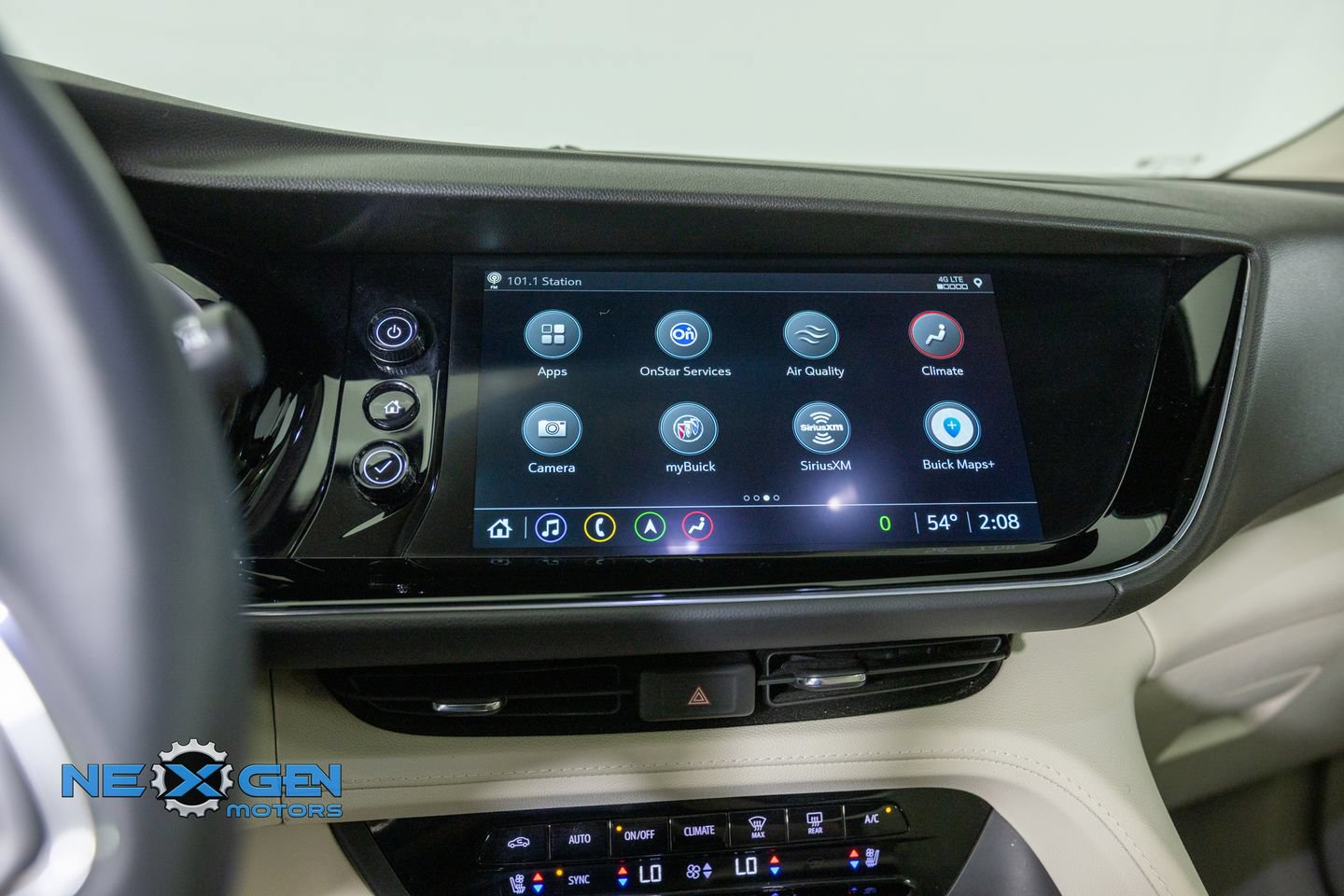 Used 2022 Buick Envision Avenir w/ Technology Package II FWD image 19
