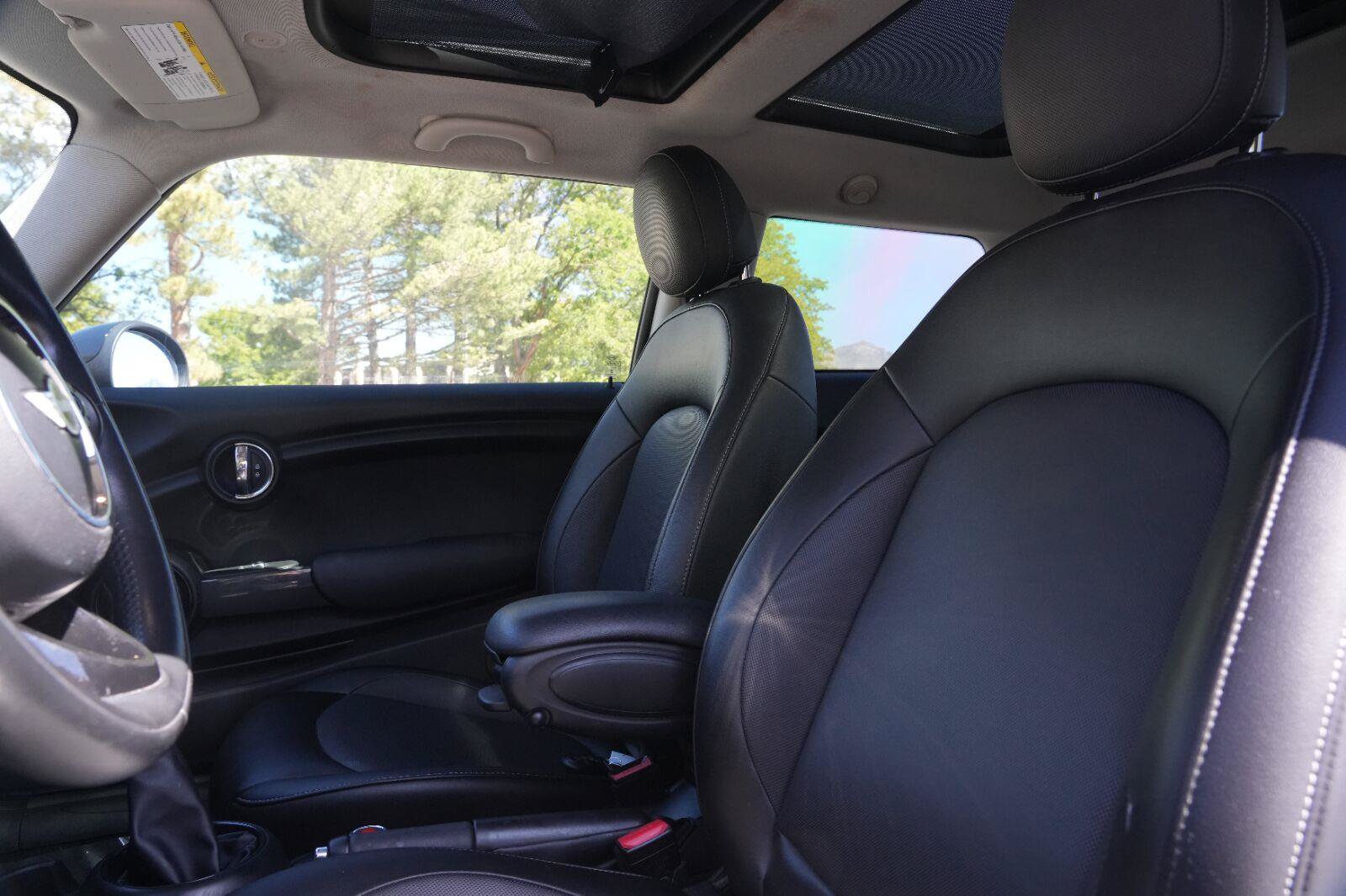 Used 2017 MINI Cooper 2-Door Hardtop FWD image 10