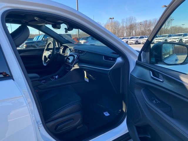 New 2025 Jeep Grand Cherokee Altitude AWD/4WD image 26