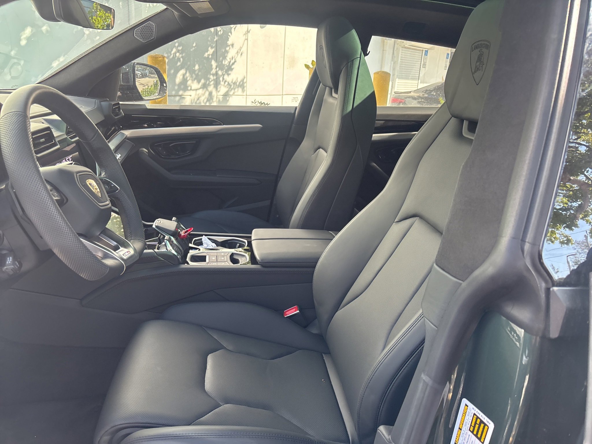 Used 2025 Lamborghini Urus SE image 7