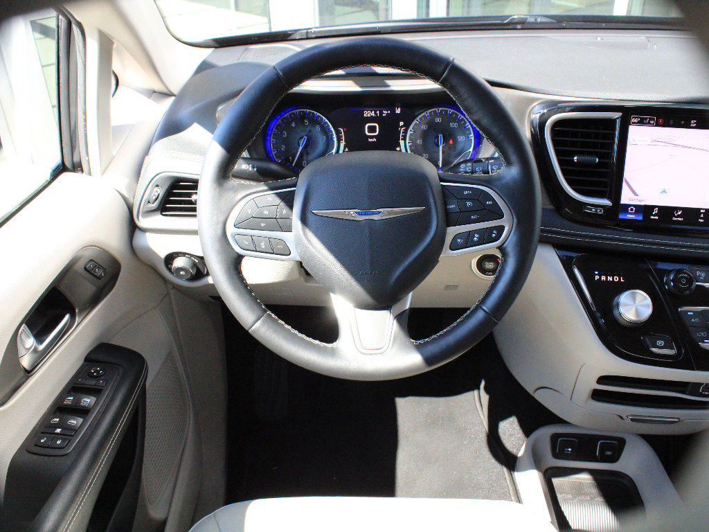 Certified 2021 Chrysler Pacifica Touring-L w/ Premium & Safety Sphere Group FWD image 13