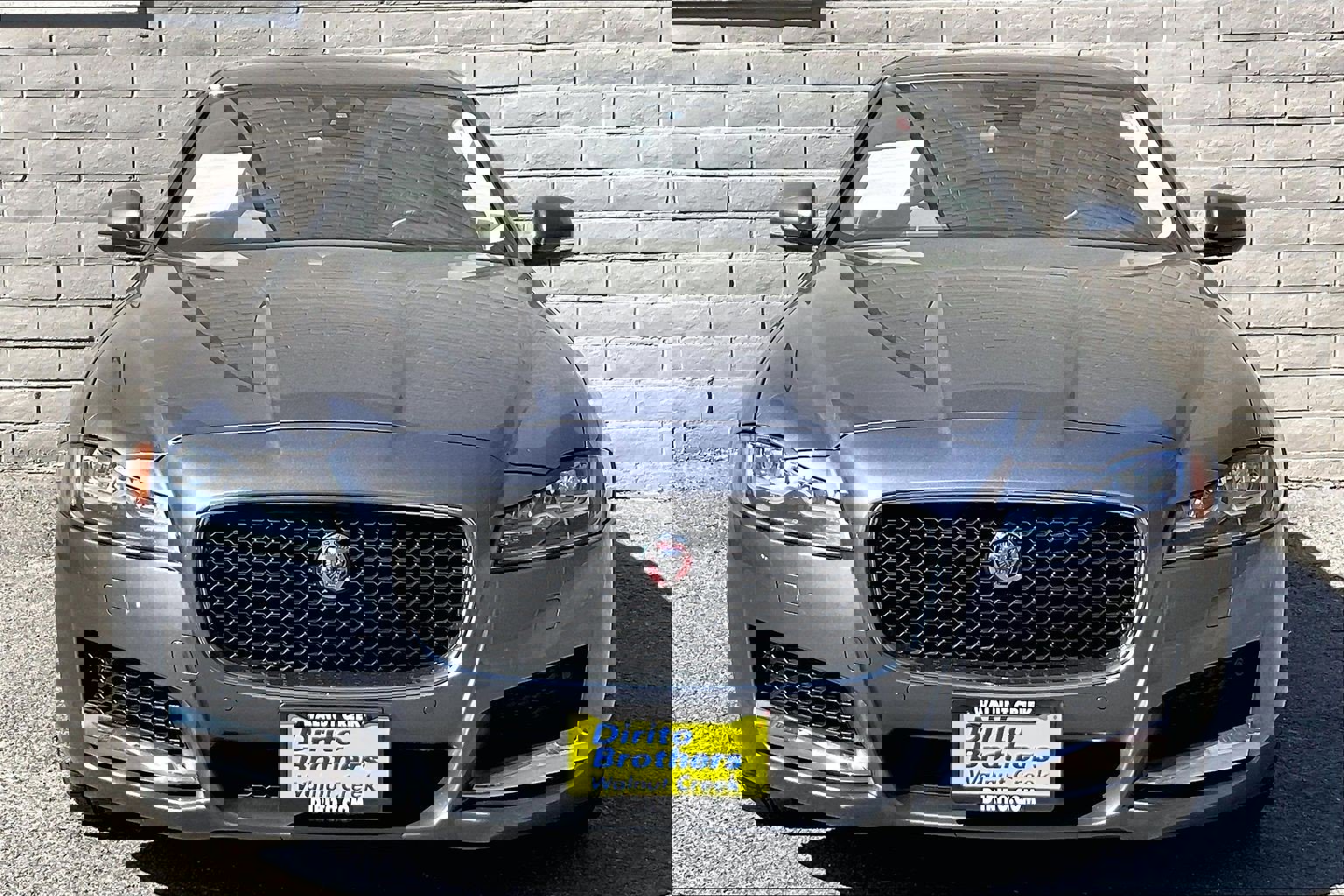 Used 2017 Jaguar XF Prestige image 2