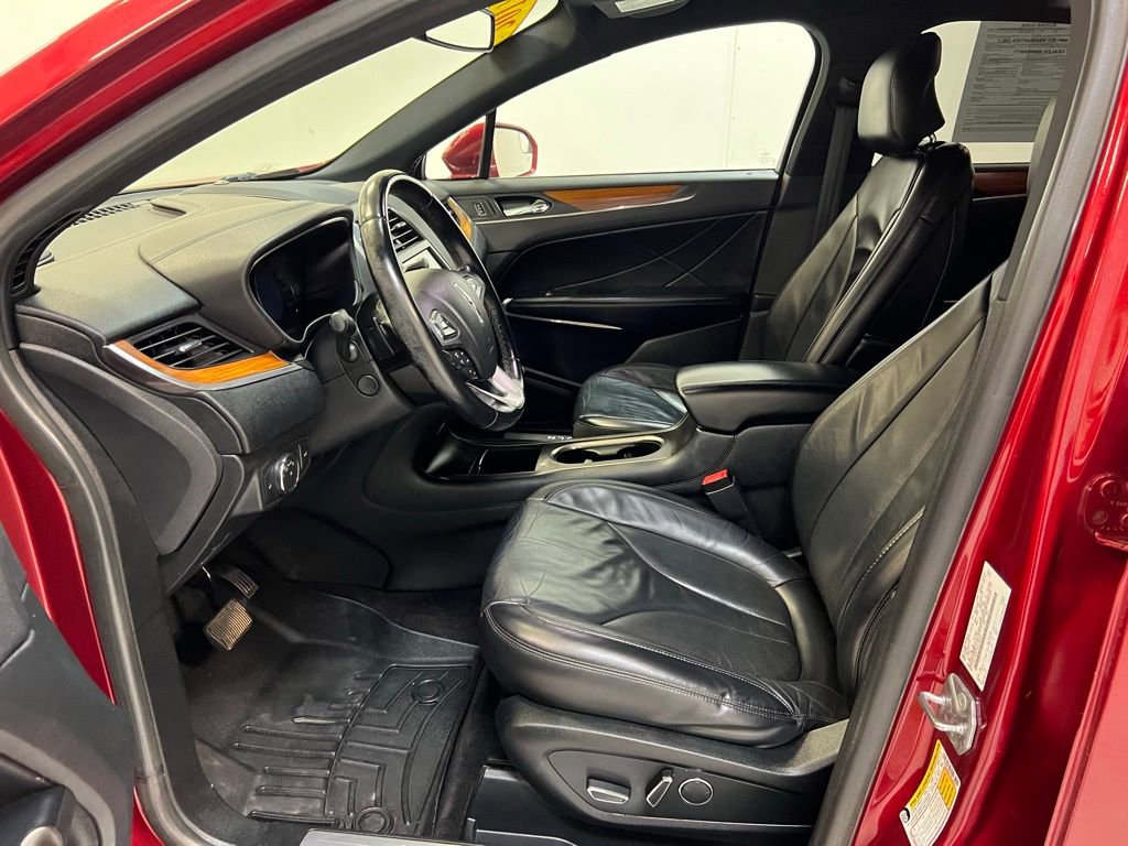 Used 2017 Lincoln MKC Select image 14
