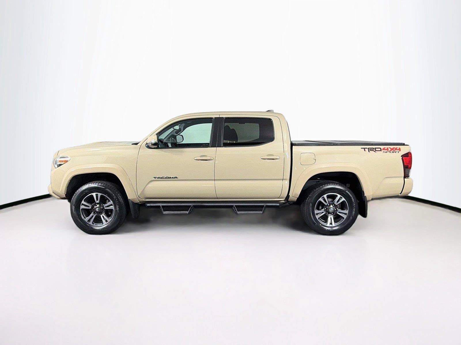 Used 2019 Toyota Tacoma TRD Sport AWD/4WD image 8