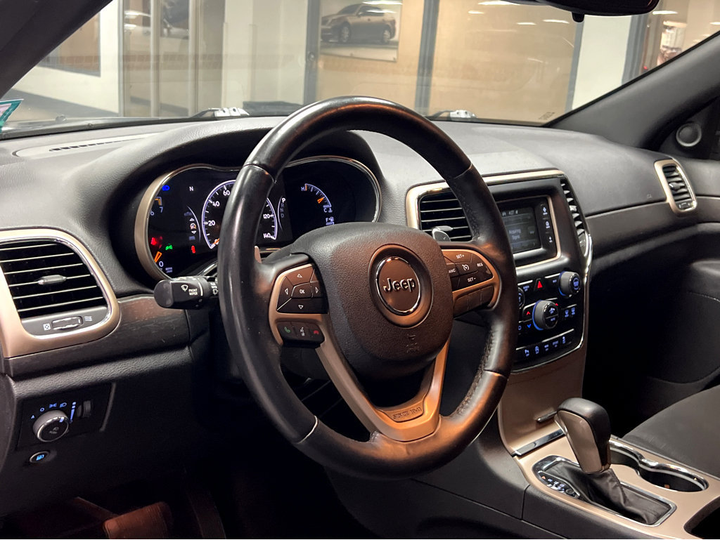 Used 2017 Jeep Grand Cherokee Laredo w/ Quick Order Package 23E AWD/4WD image 37
