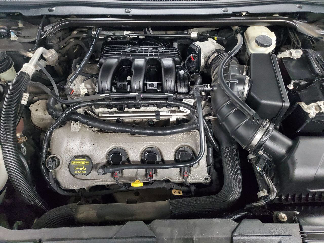 Used 2012 Ford Taurus Limited image 4