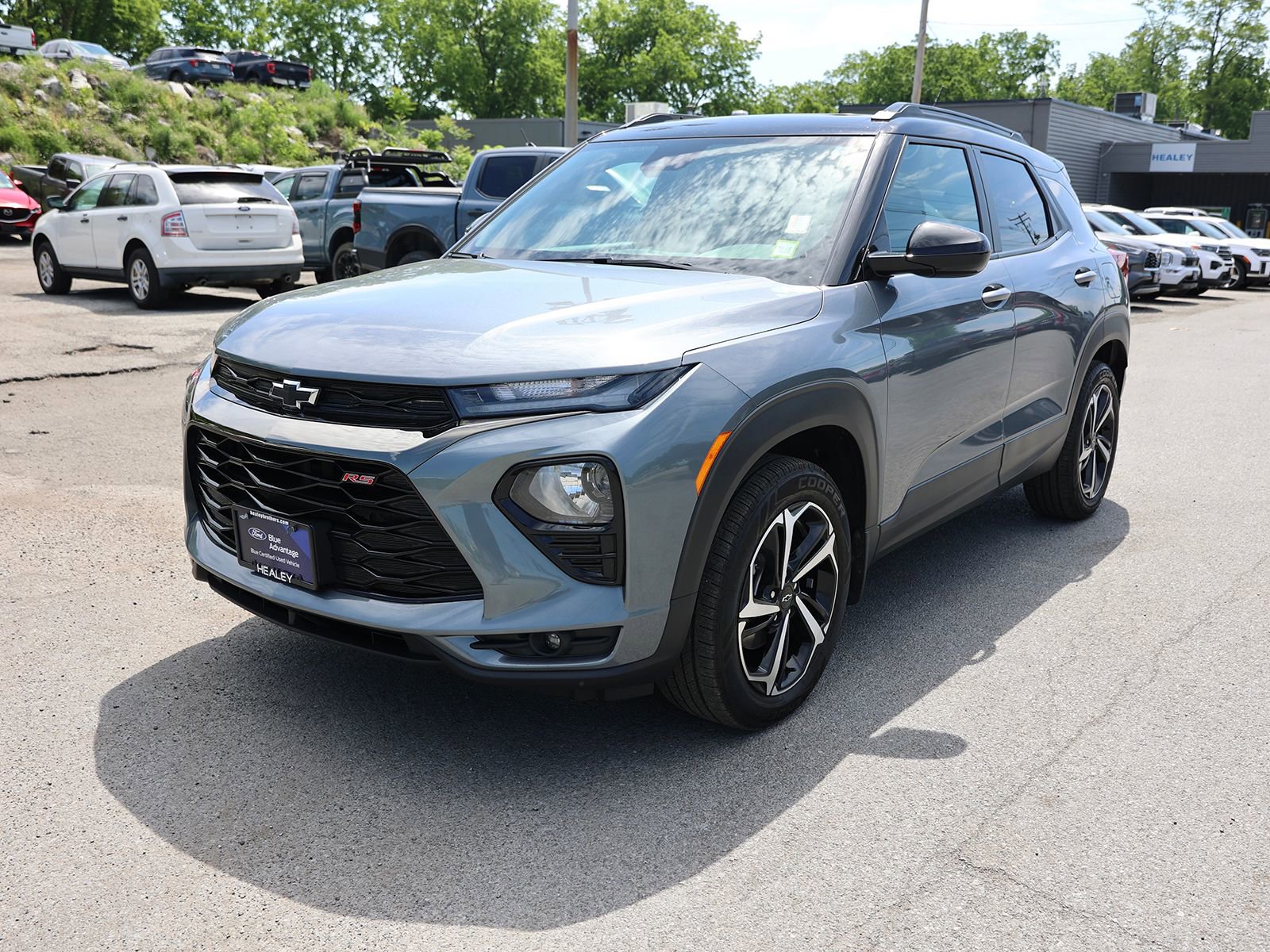 Used 2022 Chevrolet TrailBlazer RS w/ Sun and Liftgate Package AWD/4WD image 3