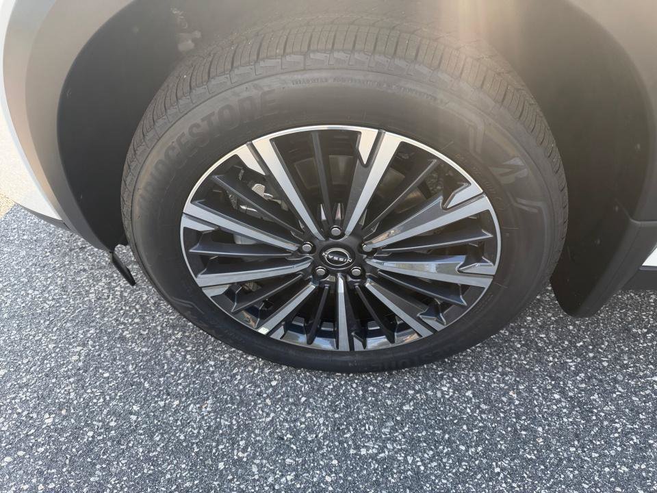 New 2026 Nissan Pathfinder Platinum w/ Cargo Package FWD image 31