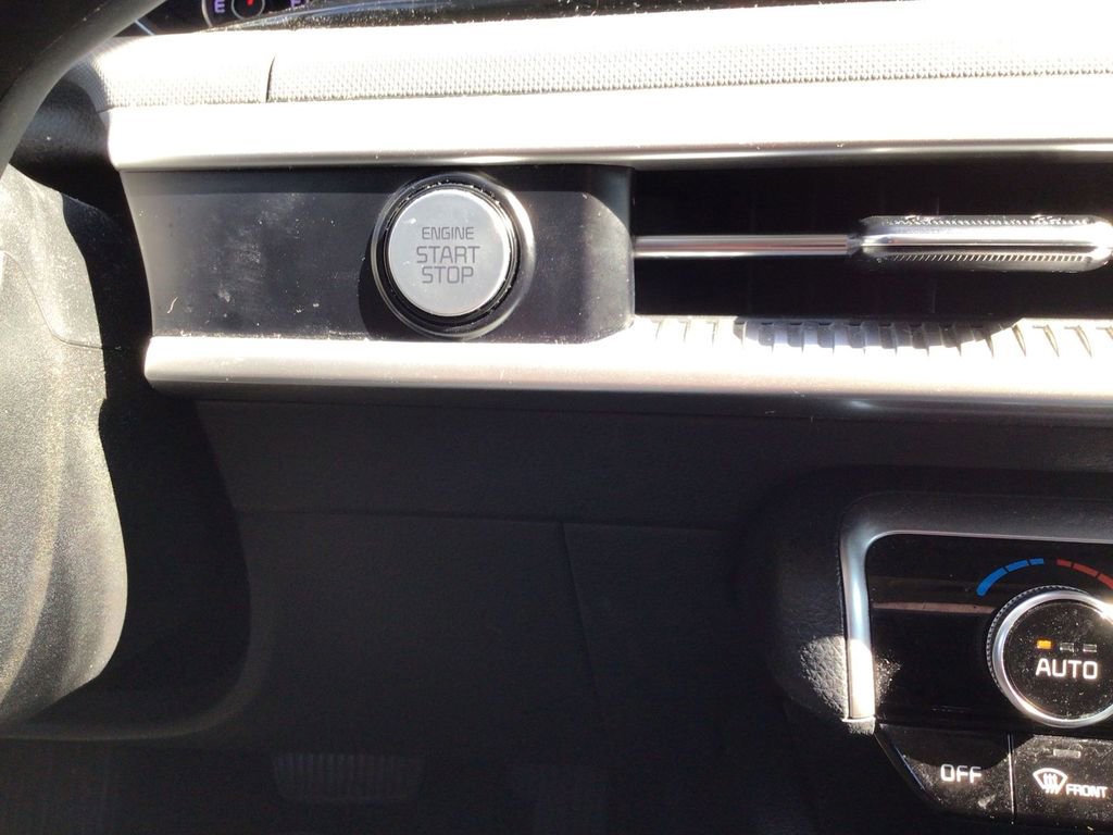 Used 2022 Kia K5 LXS image 17