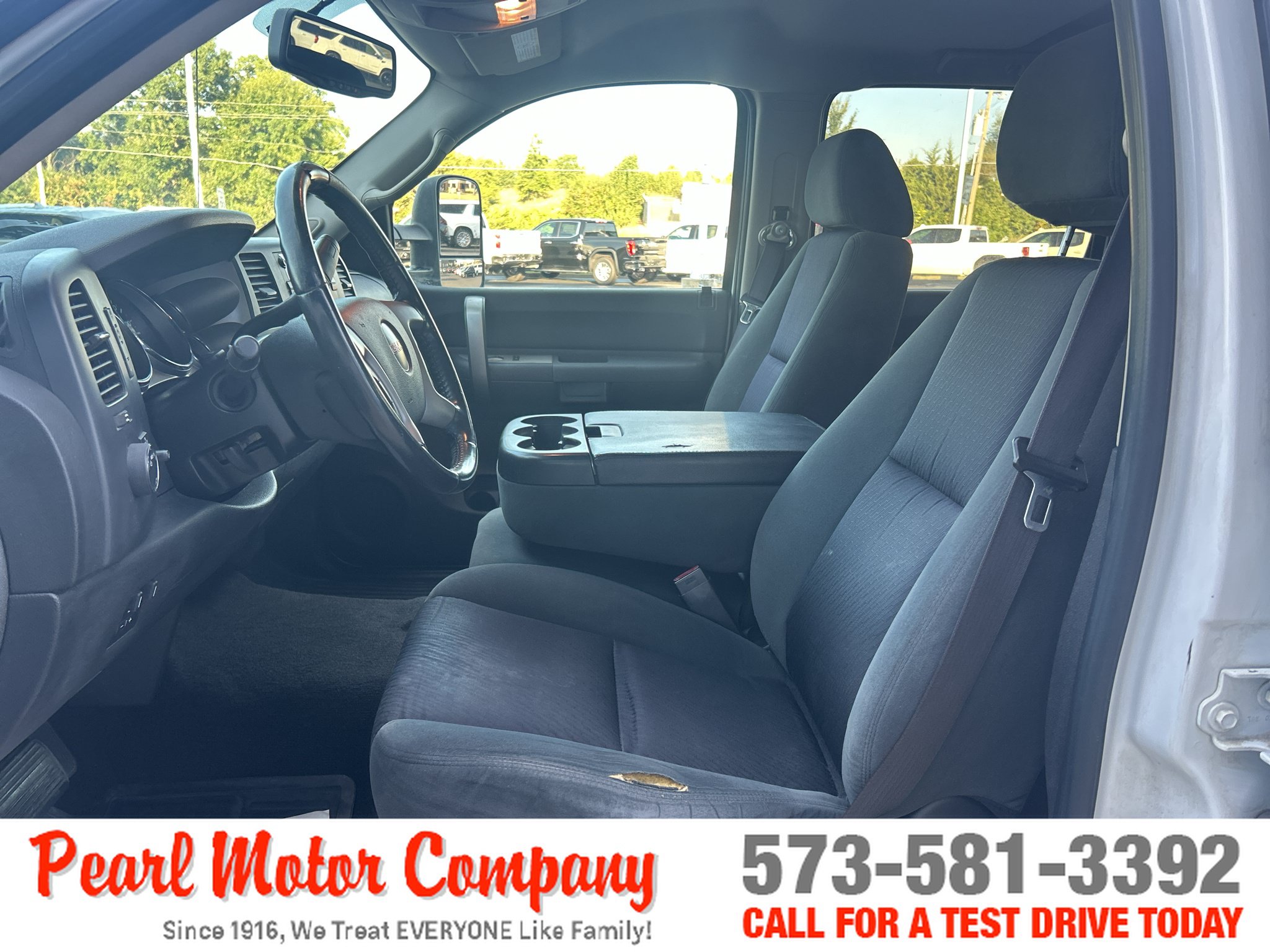 Used 2009 GMC Sierra 2500 SLE w/ Convenience Package AWD/4WD image 11