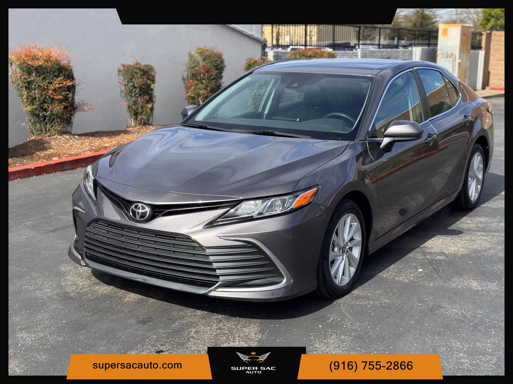 Used 2022 Toyota Camry LE image 1