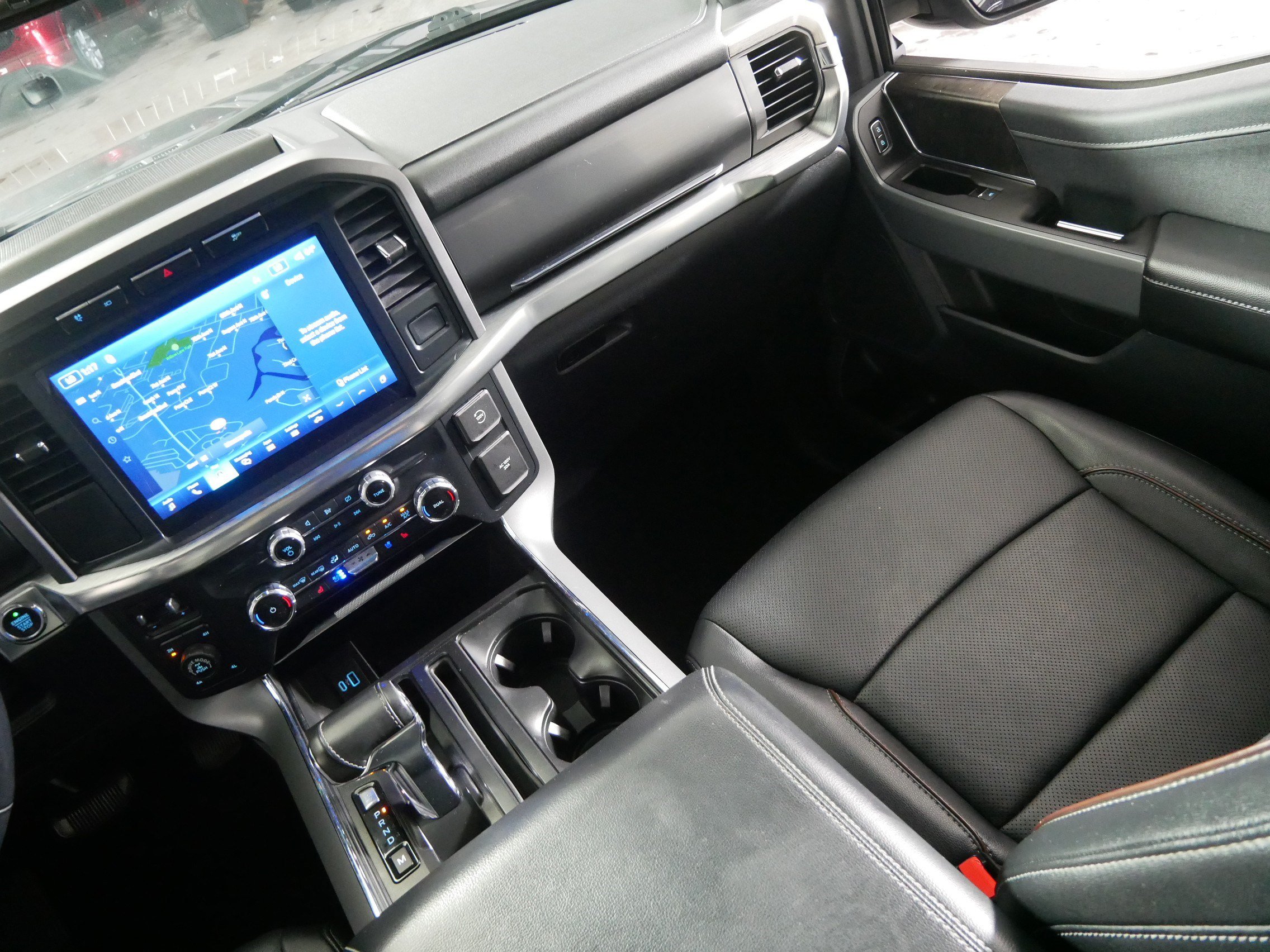 Used 2022 Ford F150 Lariat AWD/4WD image 11