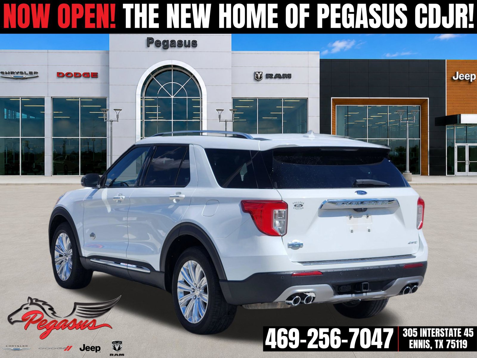 Used 2024 Ford Explorer King Ranch w/ Technology Package AWD/4WD image 4