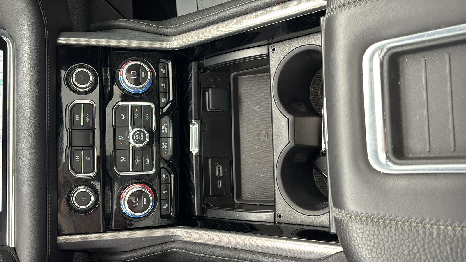 Used 2023 GMC Yukon XL Denali RWD image 38