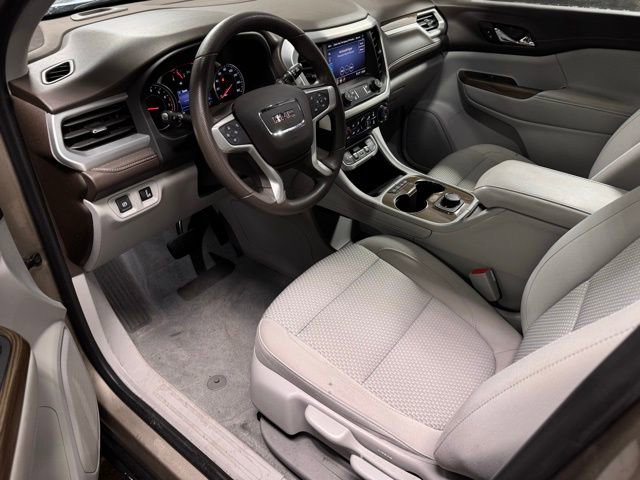 Used 2023 GMC Acadia SLE image 17