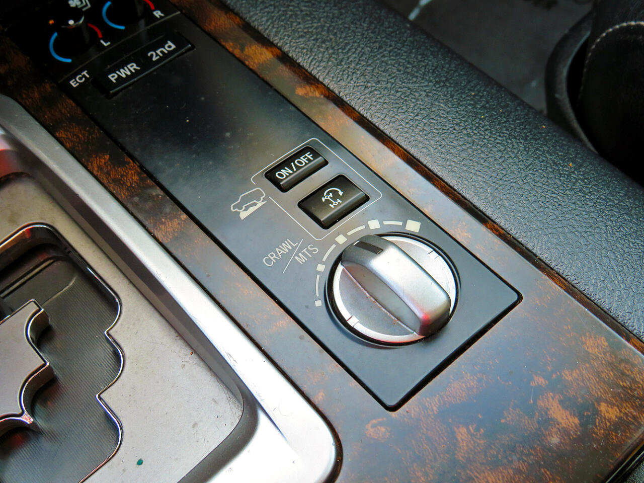 Used 2015 Toyota Land Cruiser image 31